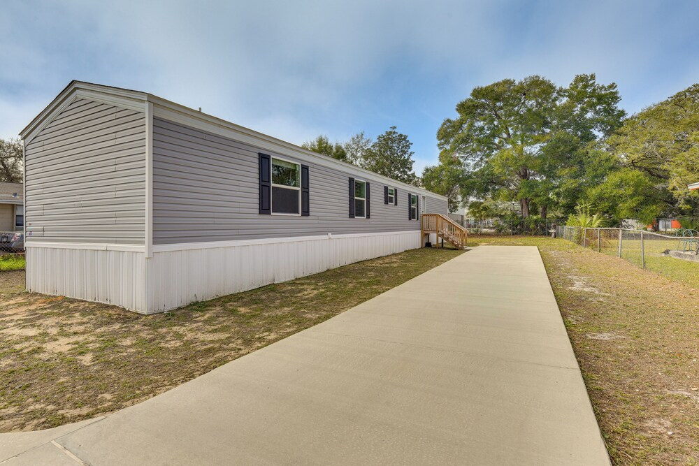 2 Mi to Ocean! Family-friendly Emerald Coast Haven