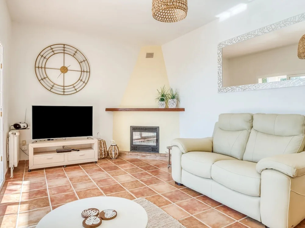 Charming Villa With Private Swimming Pool Near the Sea