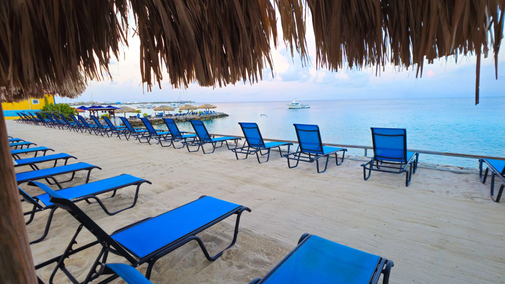 Divi Flamingo Beach Resort