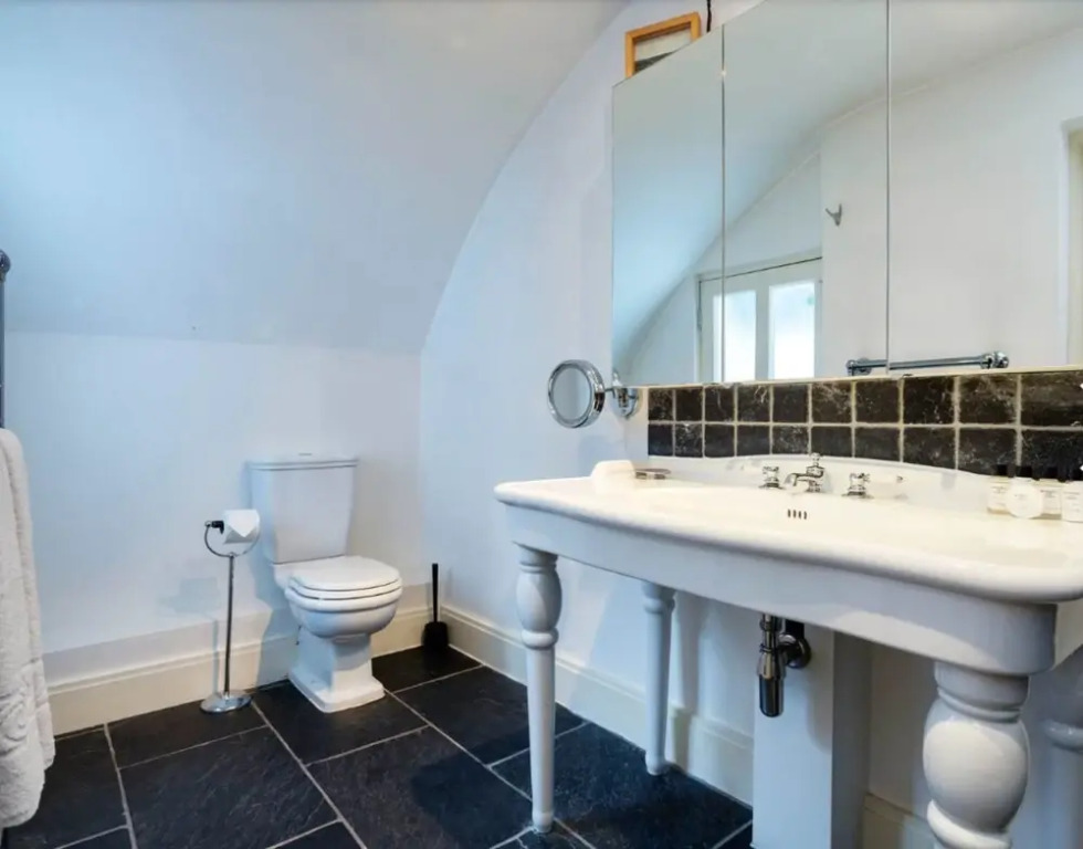 3 Bedroom South Kensington Flat