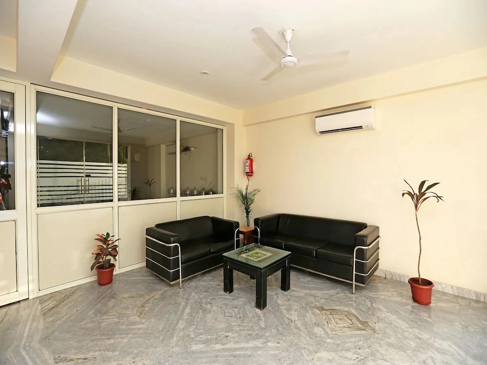 Hi Star Rooms By OYO Rooms