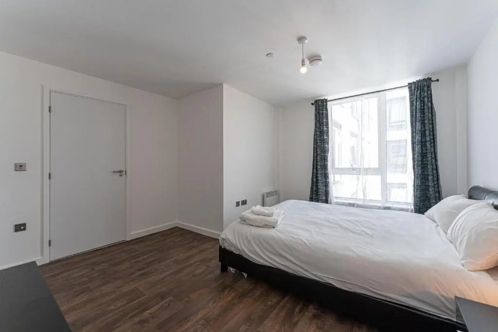 Contemporary 2 Bedroom Apartment - Birmingham City Centre - Digbeth Bullring Coach Station