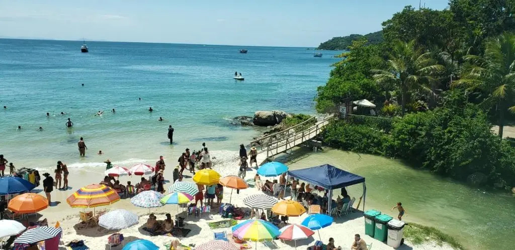 apartamento a 20 metros do mar bombinhas