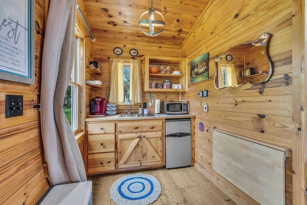 Cabins Out Back-nest