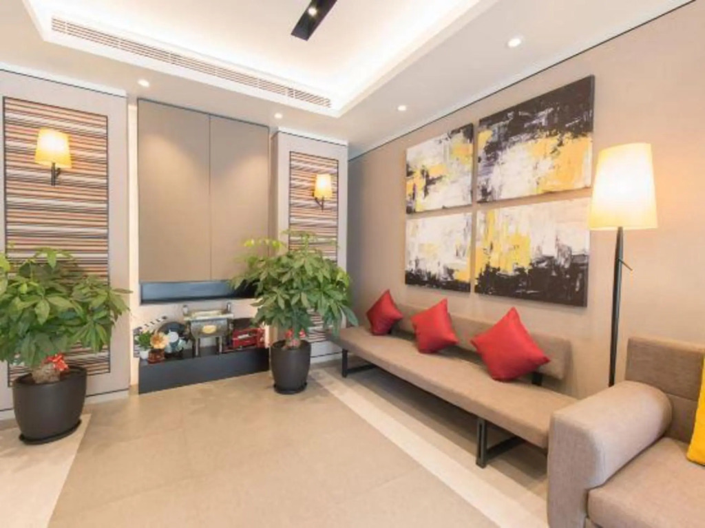 Home Inn Select (Shanghai Zhoupu Wanda Plaza Branch)