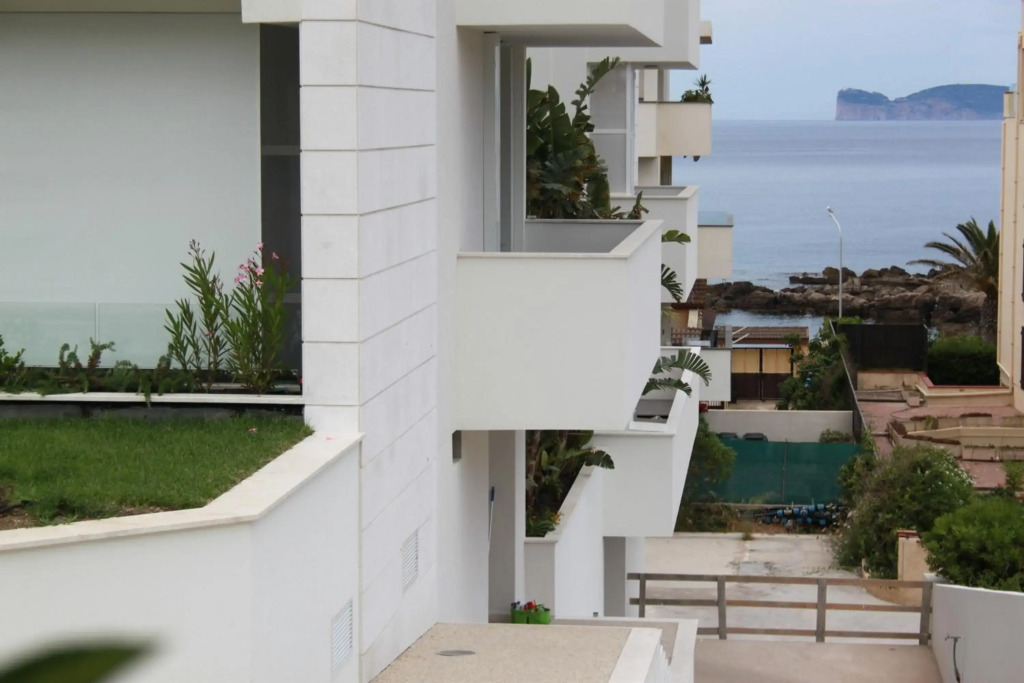 Calabona's promenade apartment