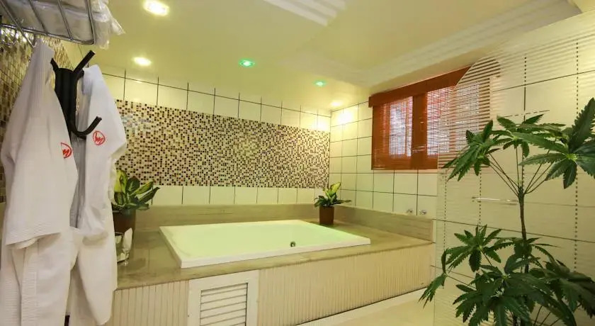 Tropical Motel