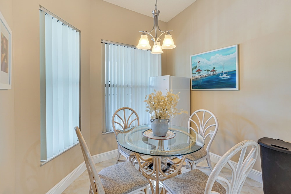 Resort-style Condo 6 Mi to Bradenton Beach!