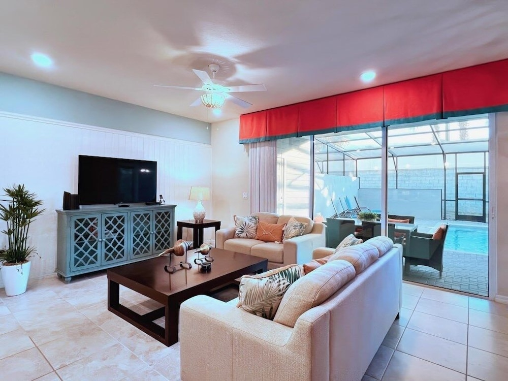 Fabulous 5bd Family Townhome With Splash Pool-726g 5 Bedroom Townhouse