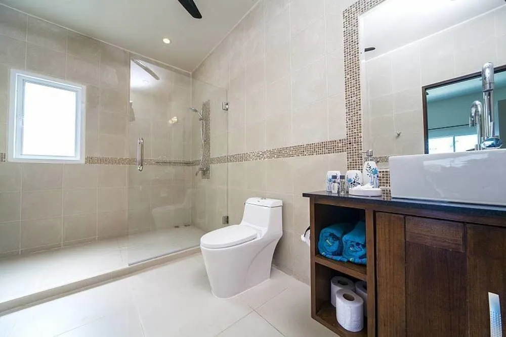 Villa Hin Fa 8 Bed Seaviews in Extensive Modern Grandeur