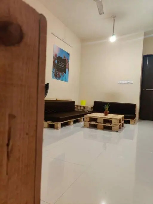 Spacious 1BHK @Thane, Free Wi-Fi, Free Parking.