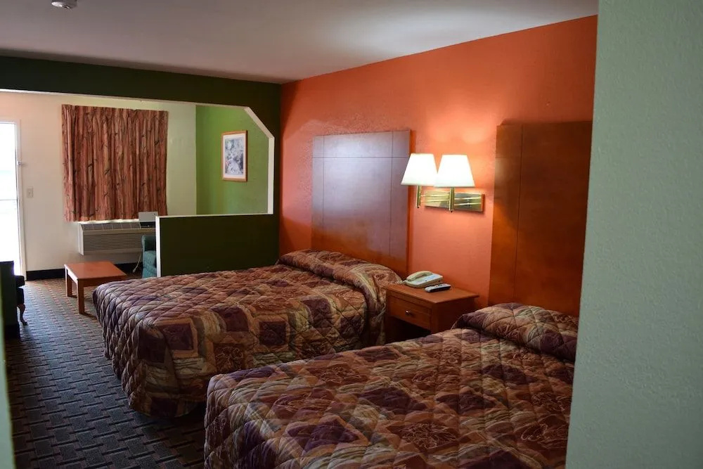 Royal Inn & Suites