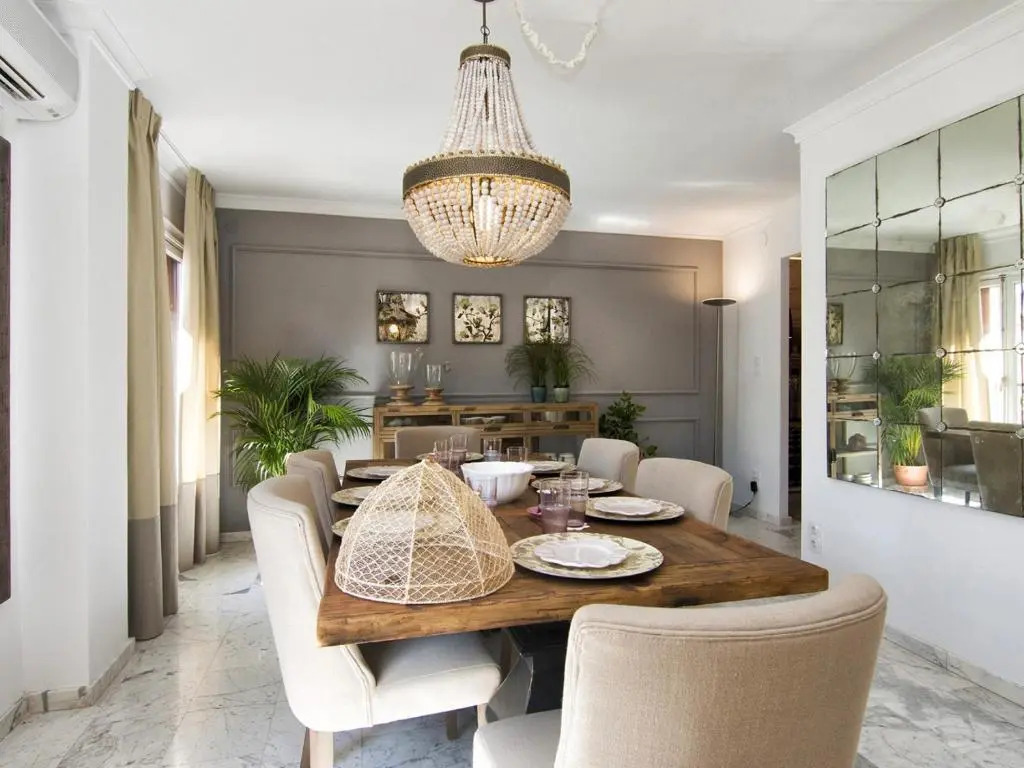 Chezmoihomes Glow and elegant 4 BR apartment in the heart of granada parking free