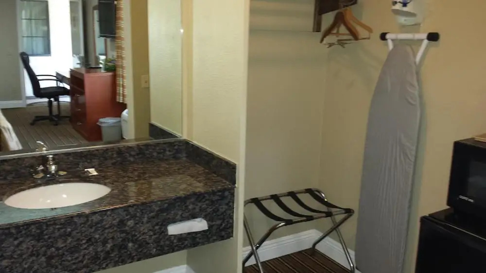 Regency Hotel - Moreno Valley