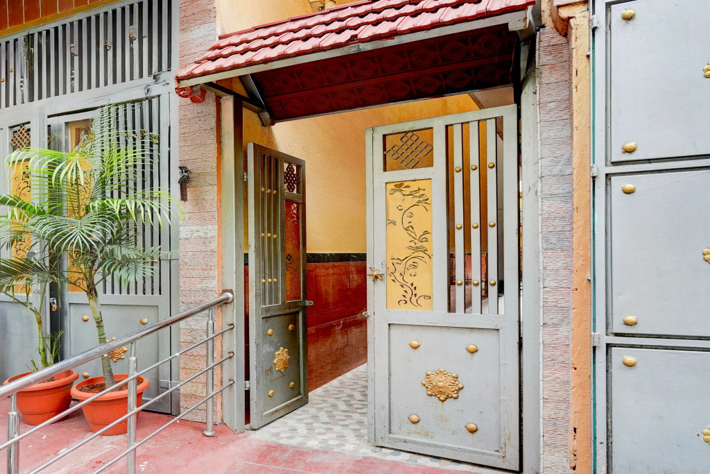 Hotel O Ramachandrapuram formerly known Nataraja Boarding & Lodging