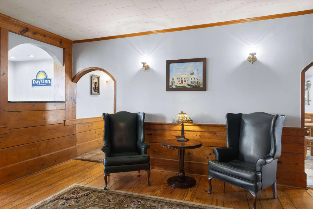 Days Inn by Wyndham Kill Devil Hills Oceanfront - Wilbur
