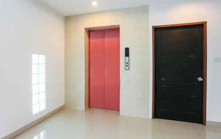 OYO 338 V-Twin Donjan Service Apartment