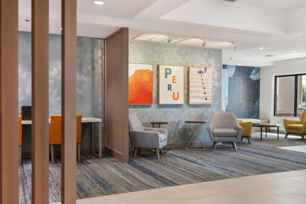 Holiday Inn Express Hotel & Suites Peru - Lasalle Area by IHG