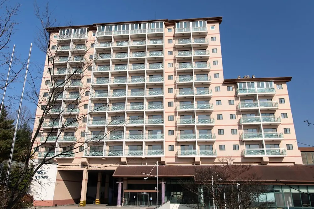 Jung-ang Hitz Condo
