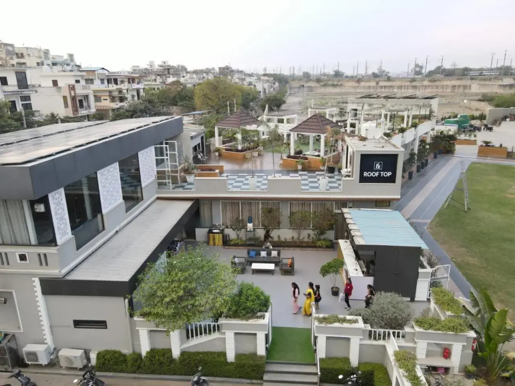 Love Kush Hotel