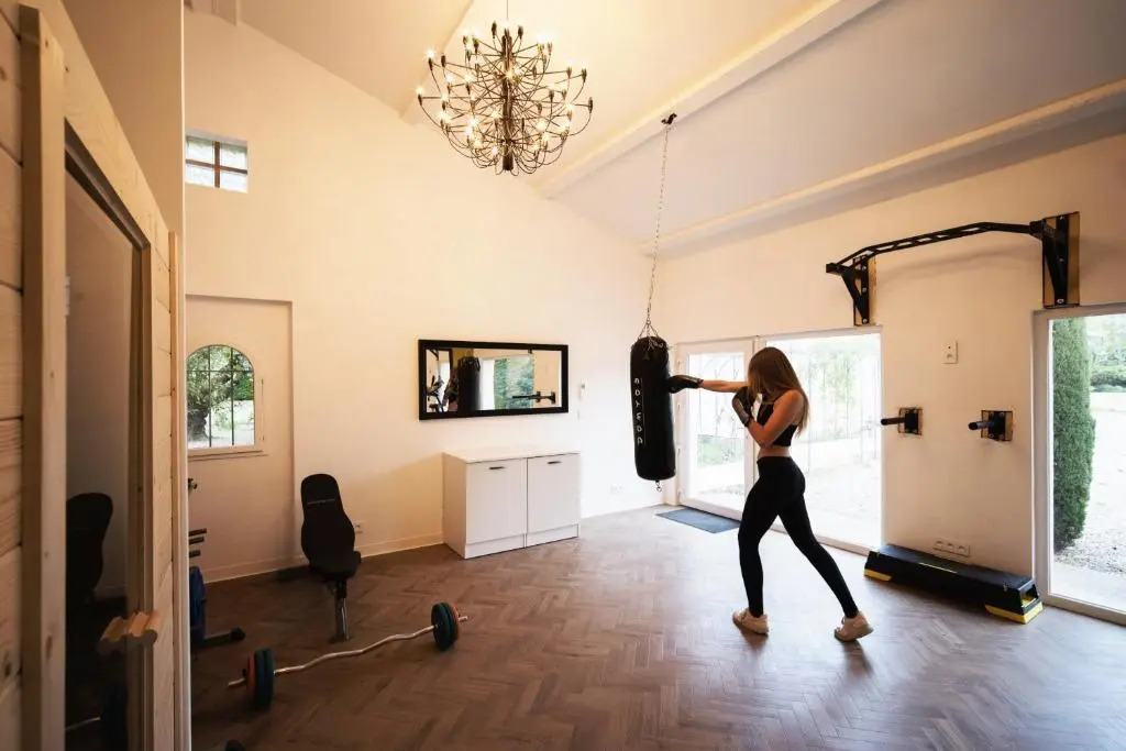 Villa Tessa for 14 people with private pool sauna and gym close to Aix en Provence