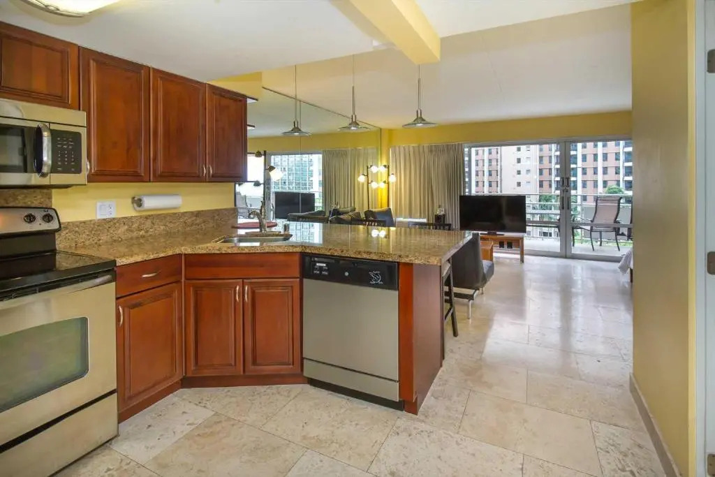 Ilikai 542 - Studio Condo