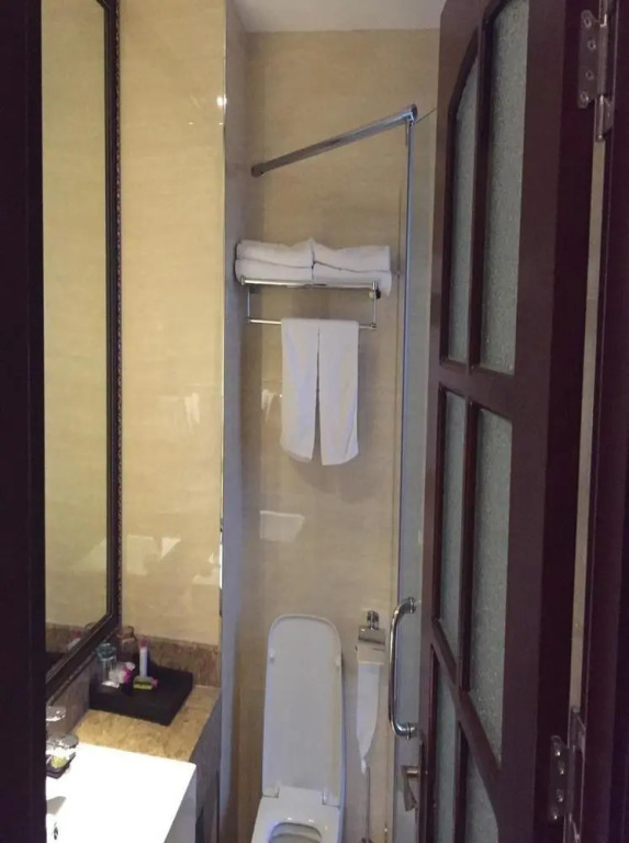 Yashengtai Senior Business Hotel