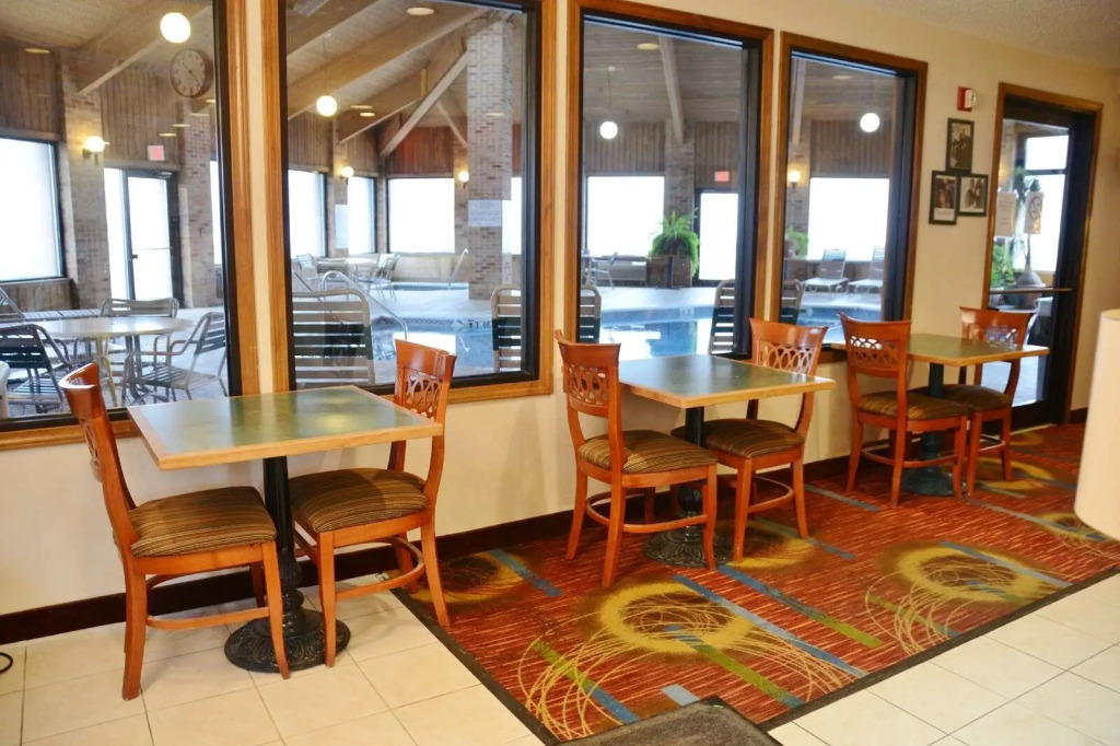 Country Hearth Inn & Suites - Kenton