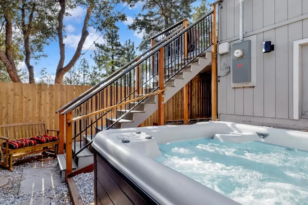 2048-chimney Peak Chalet 4 Bedroom Home by RedAwning