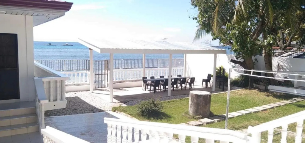 LUNA OSLOB TRAVELLERS INN - Beach Front