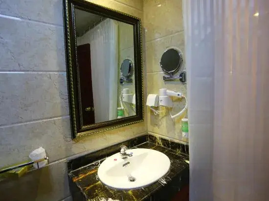 Shui Linglong Movie Hotel (Taiyuan R & F City)
