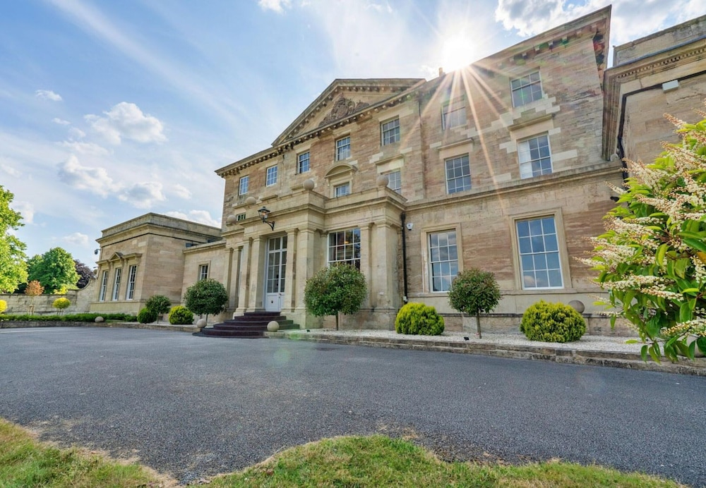 Finest Retreats is Delighted to Offer a Spacious and Character-filled Apartment