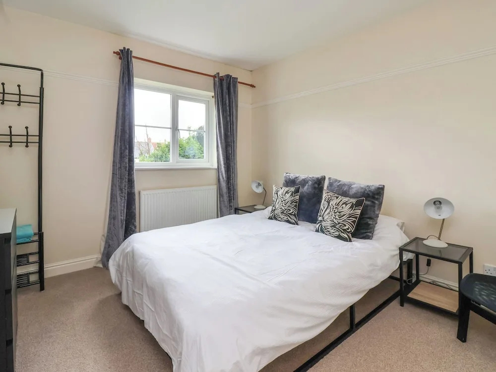 4 Castle Mews