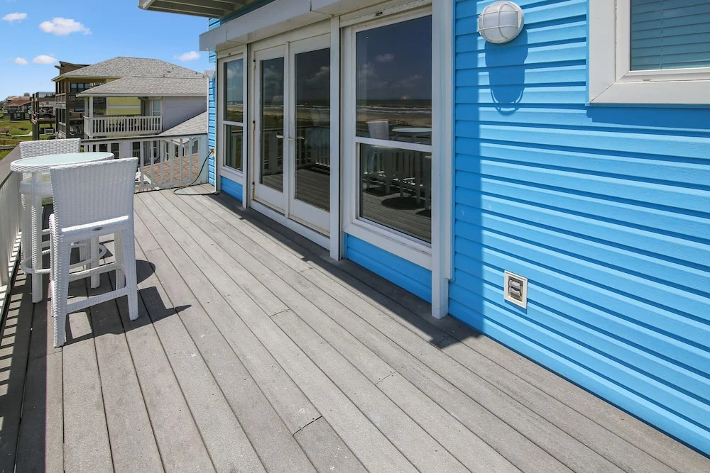 Beachfront Melody 4 Bedroom Home