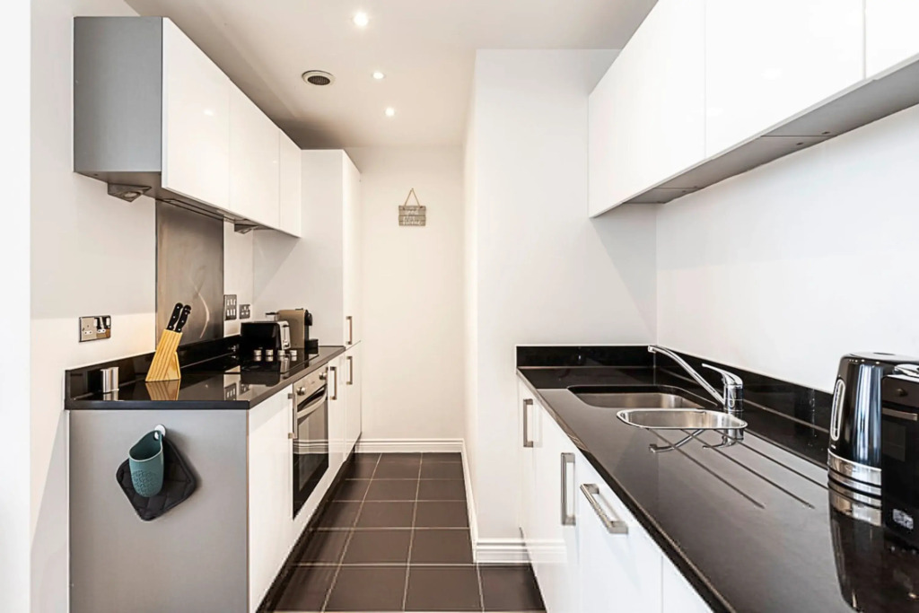 Bright Battersea Apartment