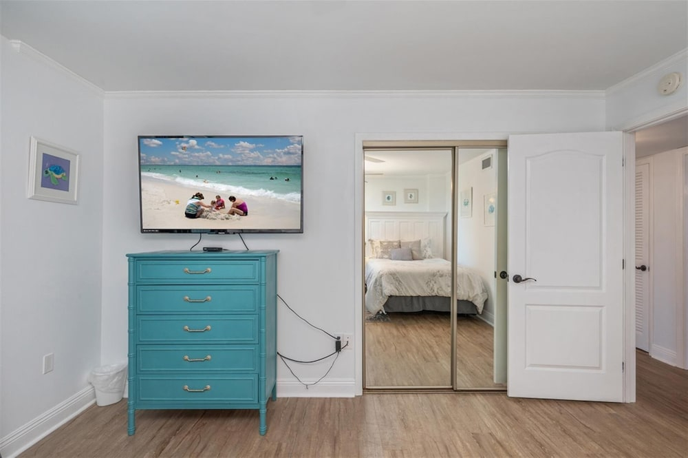 Shoreline Towers 3061 3 Bedroom Condo