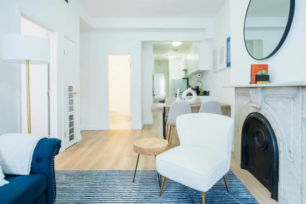 1435-4 I 3 Bedrooms 2 Bath W D Prime Upper East