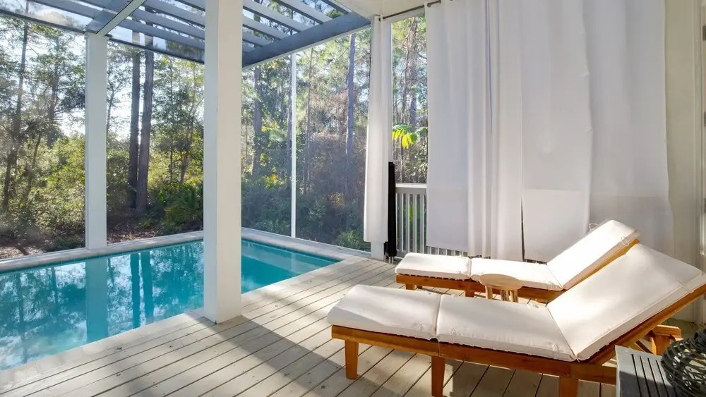 Emerald Elegance by Avantstay 5 Mins TO Beach w/ Chefs Kitchen, Pool & Bbq!