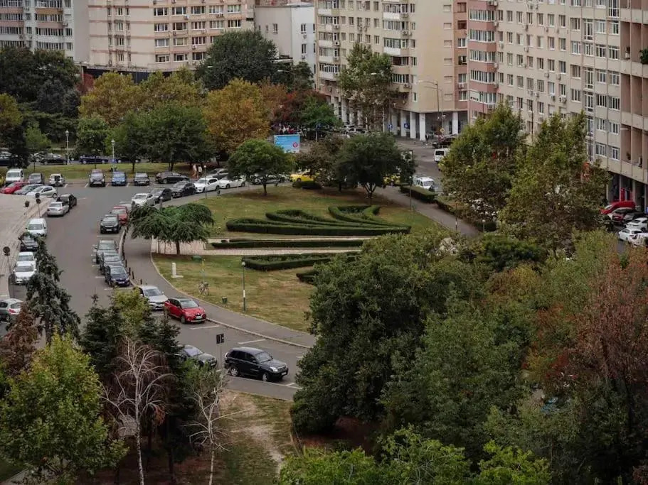 Bright 2BR Flat - Palace Hall - Charming Balcony