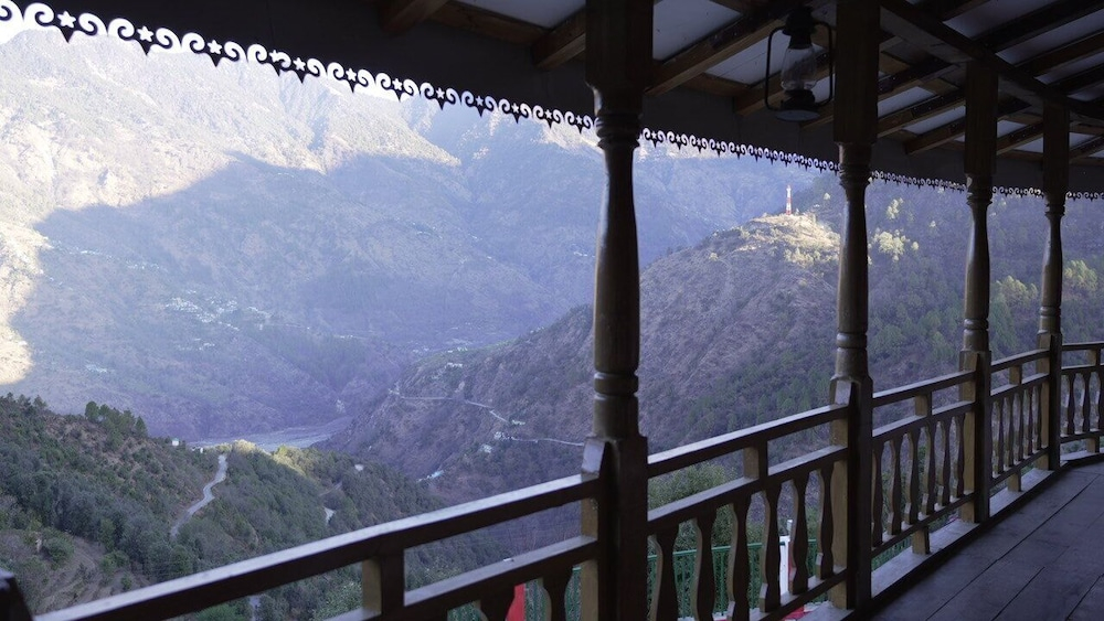 Saalak Suites On HIlltop