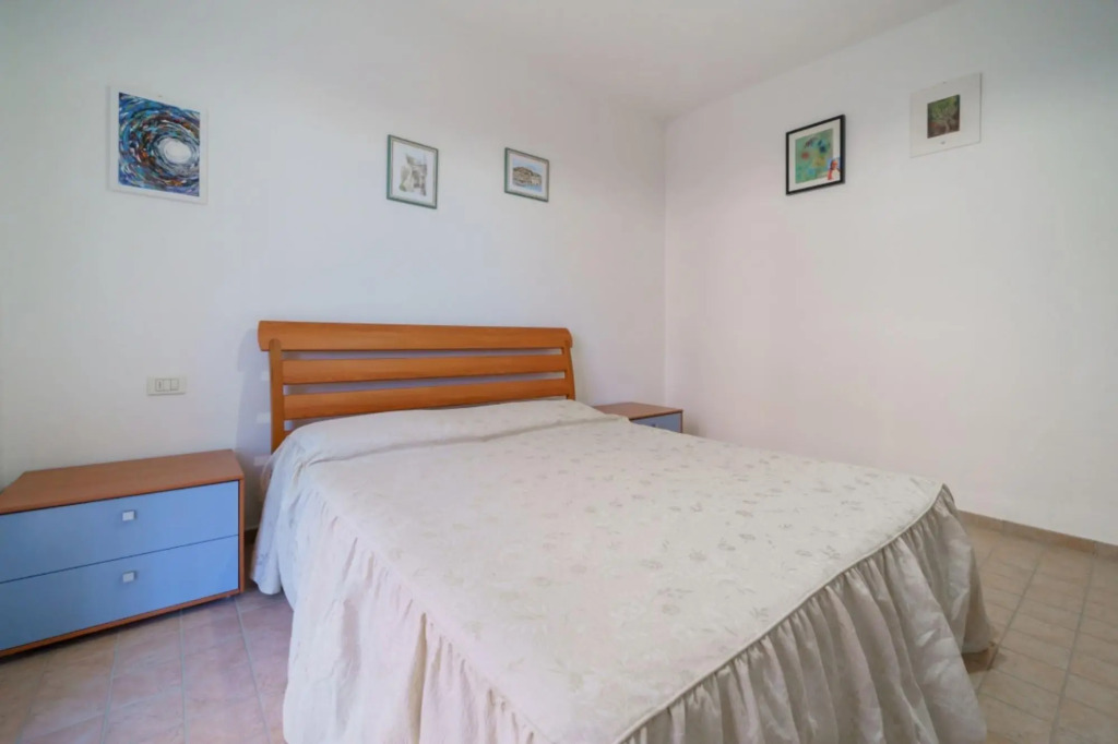Bilo Sofi with small terrace overlooking the large garden very close to the center of Marina di Camp-BILO SOFI CON GIARDINO
