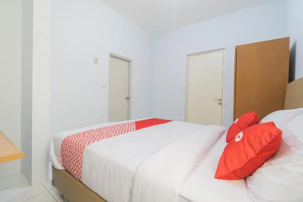 OYO 2110 Rotterdam Guest House Syariah