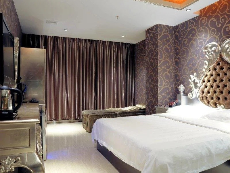 Yiju Hotel (Harbin Central Street Subway Station)