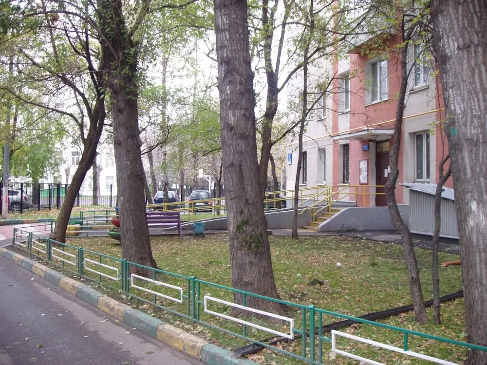 Студия с балконом, Донской