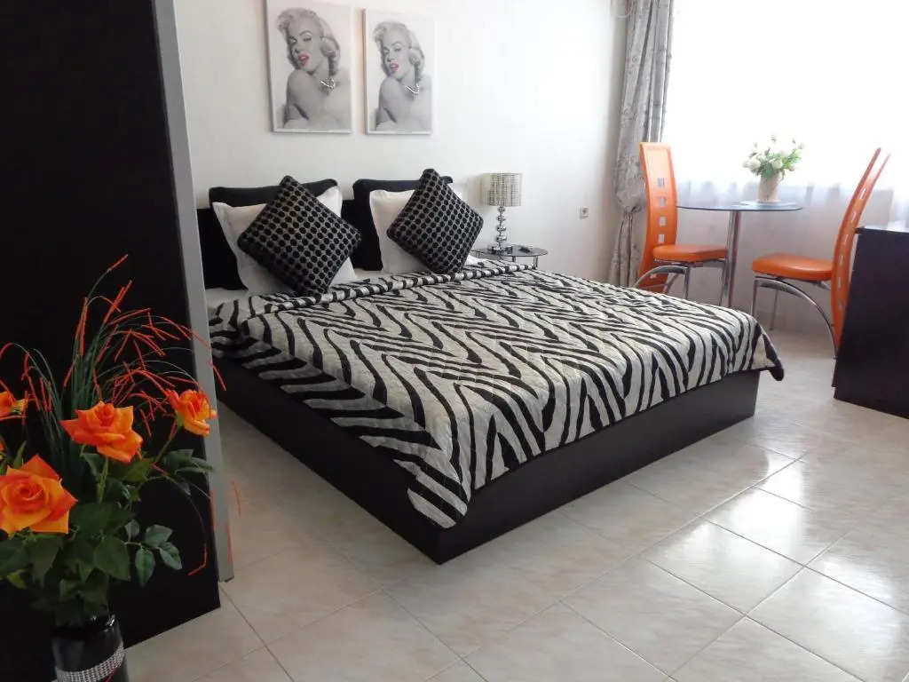 Zoya Apartment