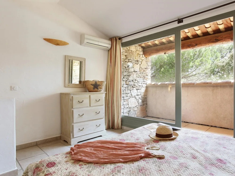 Maisonette in Gordes With Provencal Charm