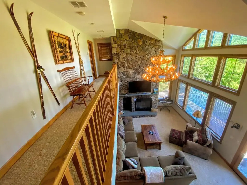 M1 Luxury home a short walk from the Mount Washington Hotel AC heated floor stunning views