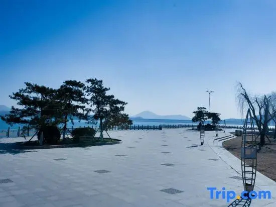 Xueyehu Holiday Hotel