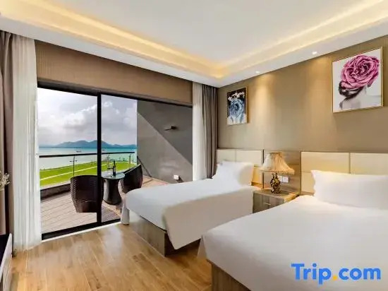 Shanhujian Resort Hotel (Huangshan Taiping Lake)