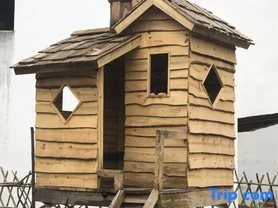 Xiongxiong Tribe Homestay